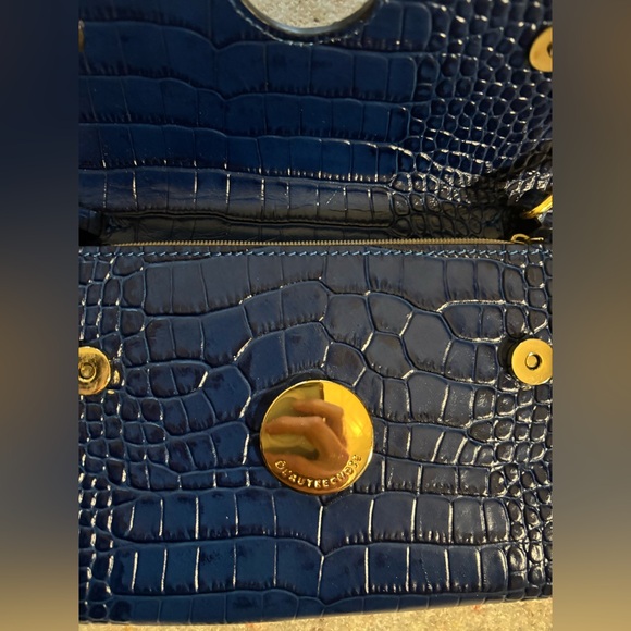 L’Autre Chose Blue patent leather crocodile clutch - Picture 6 of 11